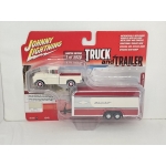 Johnny Lightning 1:64 Chevrolet Cameo 1955 bombay ivory with Enclosed Car Trailer